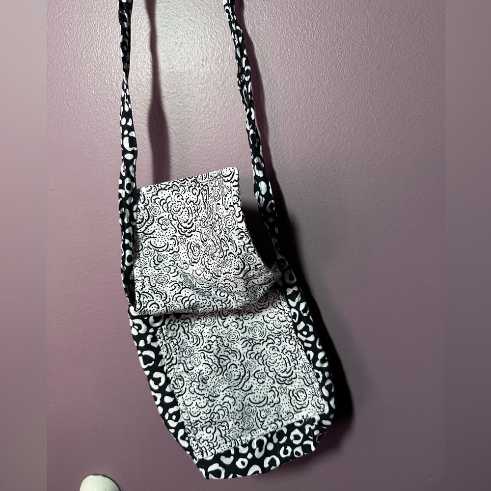 Stylish Black and White Patterned Women's Bag - Picture 2 of 5